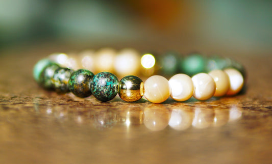 Mother of pearl and green turquoise w/ gold filled beads (size 7)